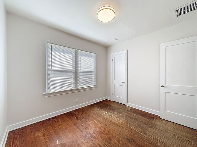 Building Photo - 3800 Dartmouth Ave N