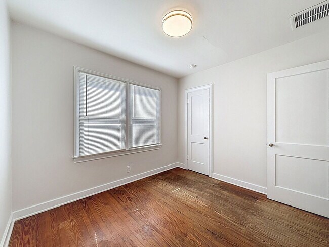 Building Photo - 3800 Dartmouth Ave N