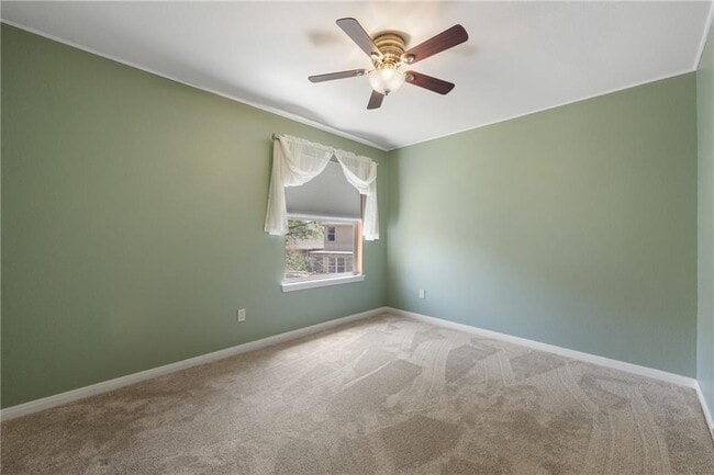 Building Photo - 112 Trotter Dr