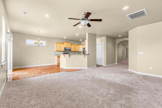 Building Photo - 1510 W Cactus St
