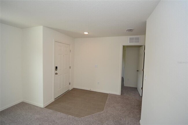 Building Photo - 11 Roxland Ln