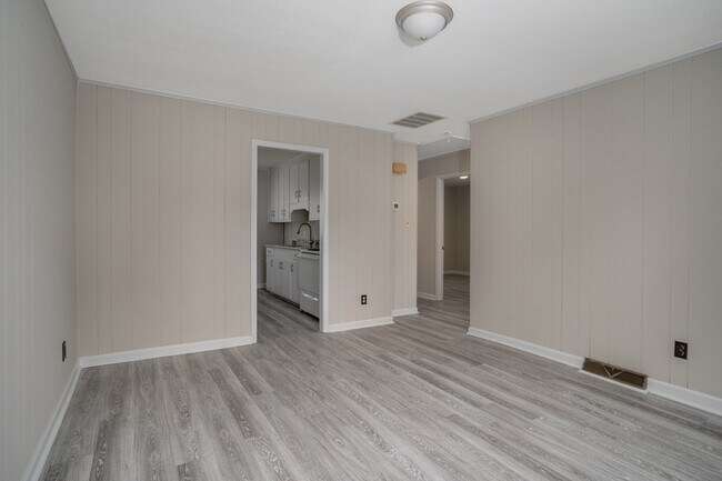 Building Photo - 307 Fairview Ave SW