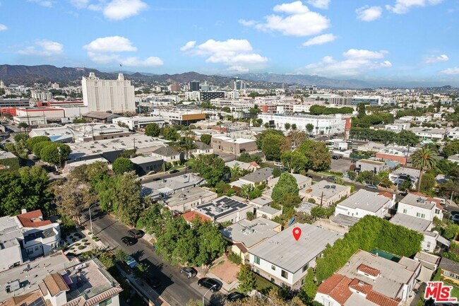 Building Photo - 838 N Mansfield Ave