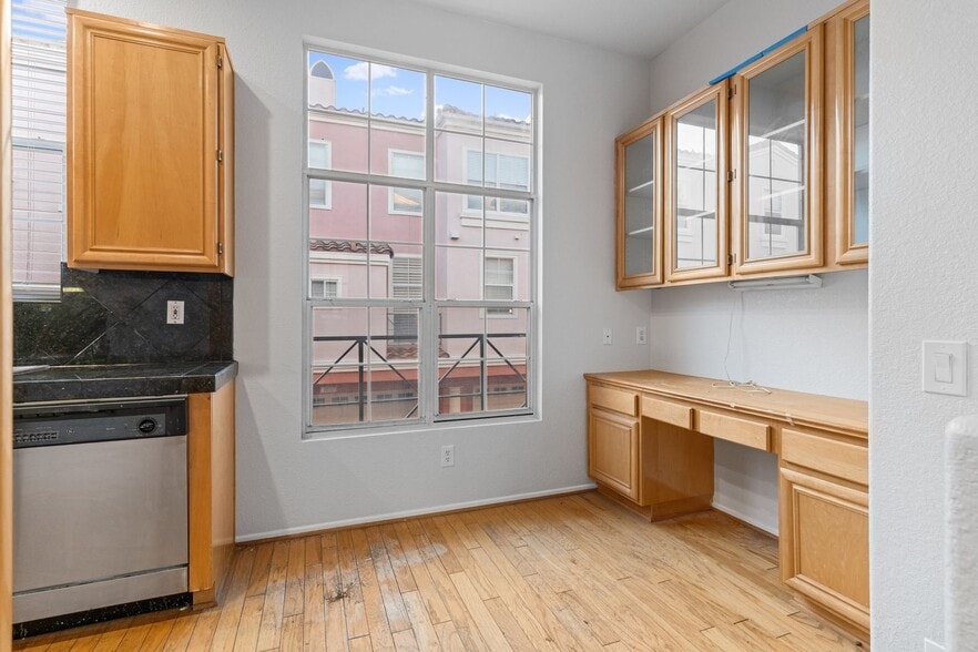 Building Photo - 1050 S Volterra Way