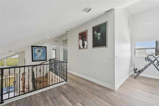 Building Photo - 515 Leffingwell Ave