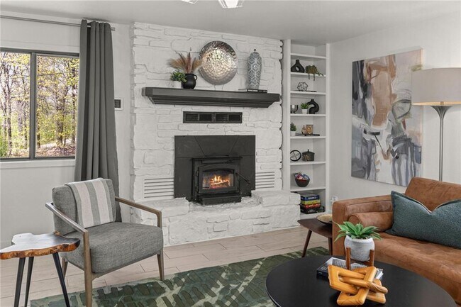 Building Photo - 2 Southport Ln