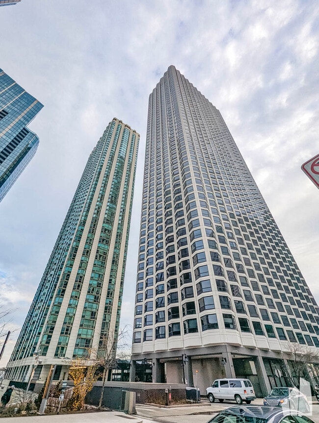 Building Photo - 195 N Harbor Dr