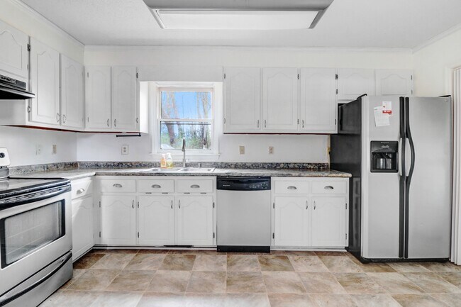 Building Photo - 103 Sallie Pl