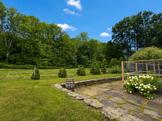 Building Photo - 872 Grassy Brook Rd