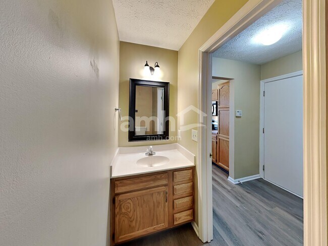 Building Photo - 368 Locust Forge Ln