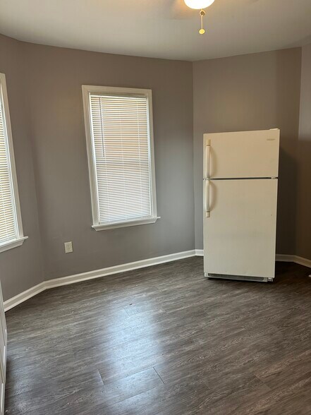 Building Photo - 48 Maytide St