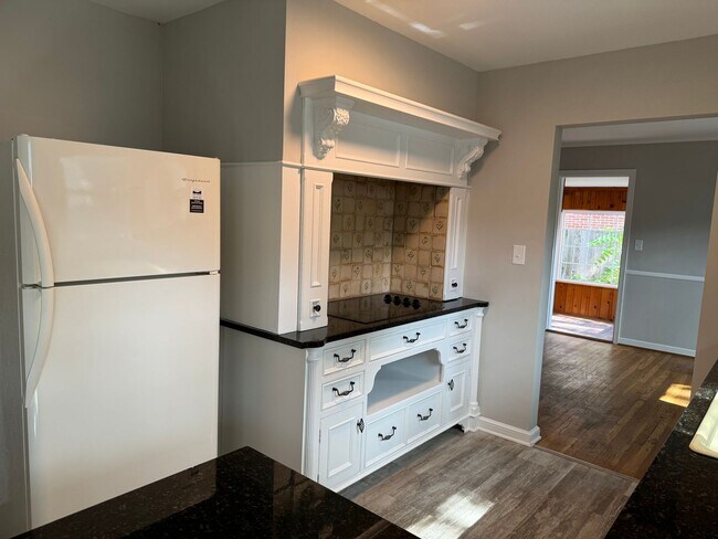 Building Photo - 3 Bedroom 2 Bathroom Single Family Home in Upper Arlington