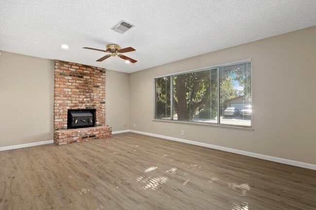 Building Photo - 1620 Monarch Ln