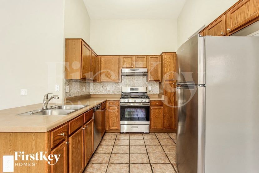Building Photo - 1110 N 89th St