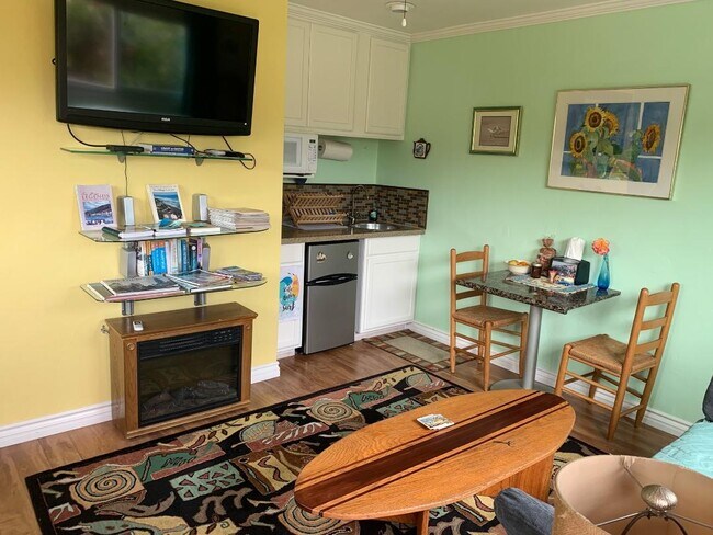 Building Photo - 4951 Arroyo Lindo Ave