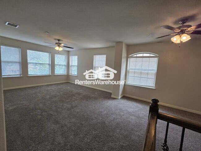 Building Photo - MOVE IN READY - Spacious 2-story townhouse...