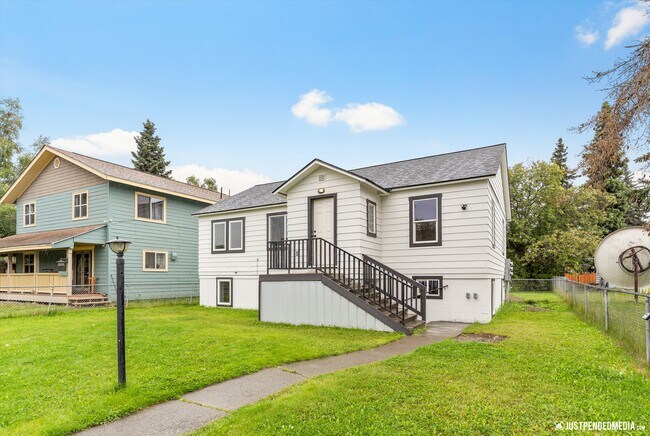 1118 E 10th front - 1118 E 10th Ave