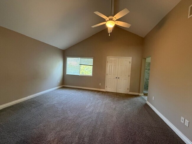 Building Photo - ***$2000 off second month rent*****White P...