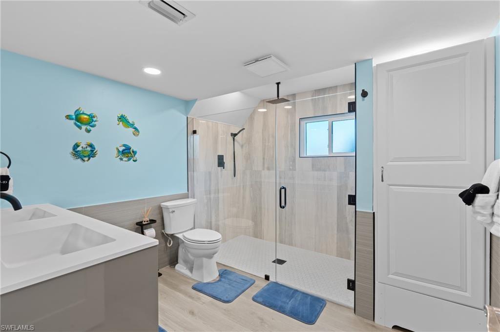 Master Downstairs Bathroom - 2 Avenida Carita