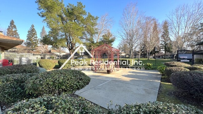 Building Photo - Very Nice Greenhaven 2bd/1ba Condo in Gated Community - Must See