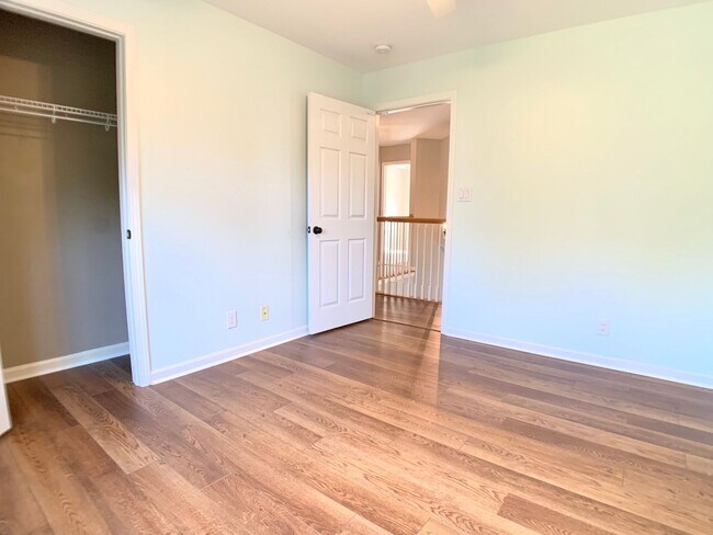 Building Photo - 2553 Emerald Ct
