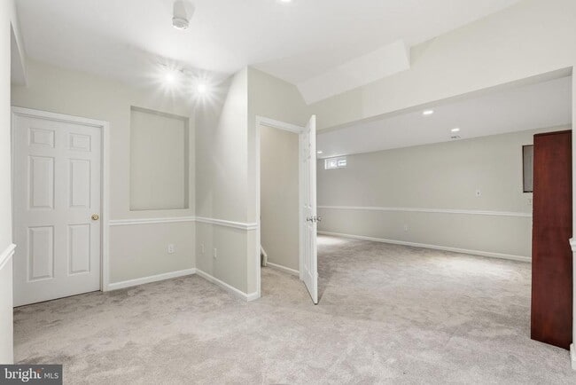 Building Photo - 6739 Rockledge Pl