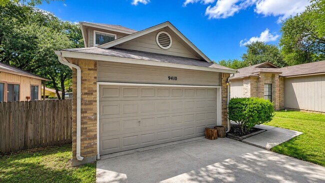Building Photo - Northwest San Antonio Rental - 3/2 - Near SeaWorld, Alamo Ranch & Lackland AFB