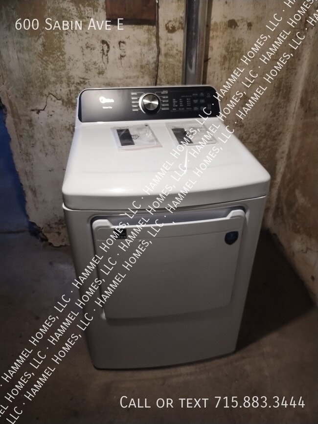 Building Photo - 600 Sabin Ave E