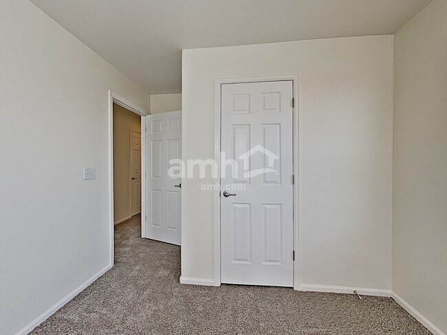 Building Photo - 816 Ponderosa Ln