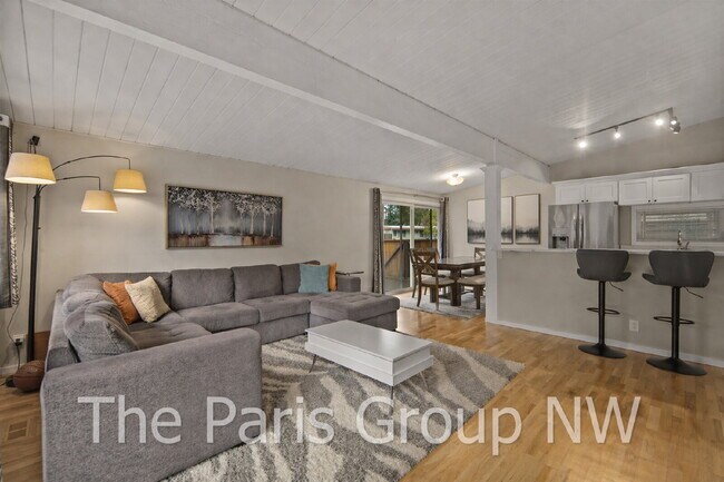 Building Photo - Fantastic Modernized Bridle Trails Mid Century Home * Central A/C, EV Charger, Exceptional Outdoo...