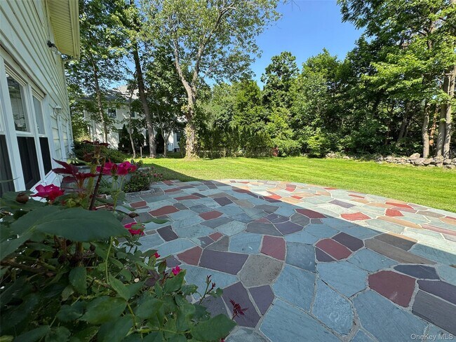 Building Photo - 3 Stonewall Ln