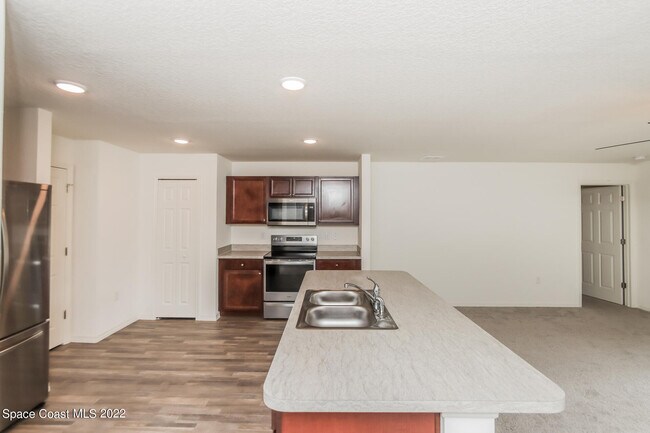 Building Photo - 3270 Hale Ave