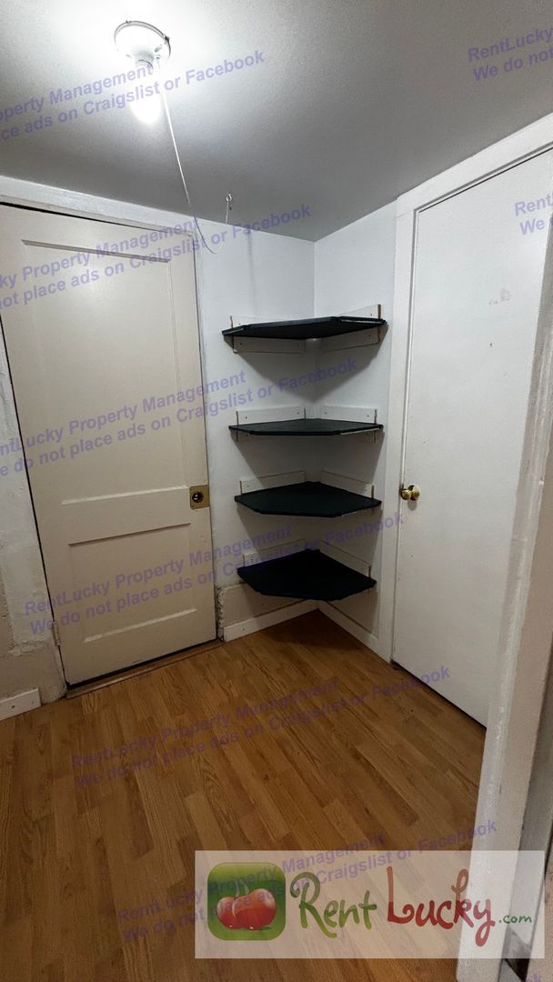 Building Photo - Charming Studio + Bonus Room in Maple Leaf with Private Entrance & Outdoor Space