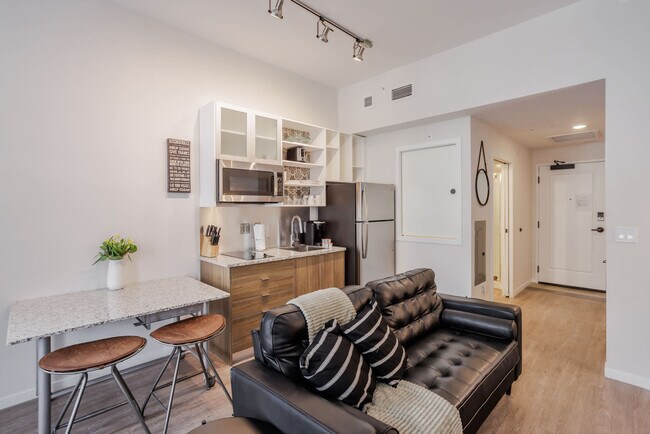 Building Photo - 9-JAN-JAN E 4th St