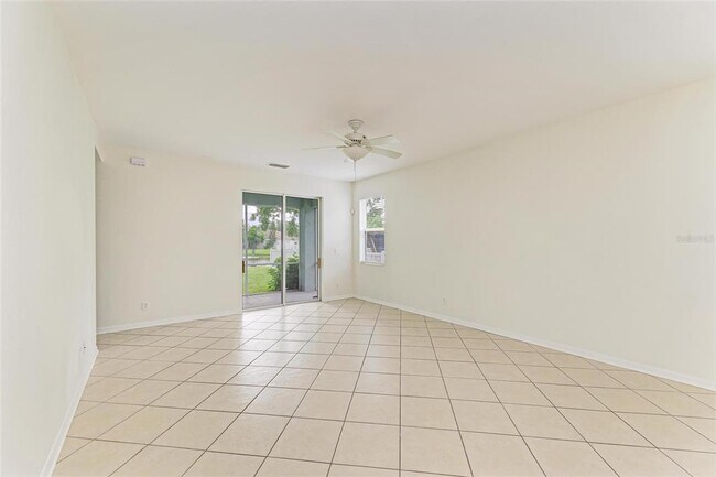 Building Photo - 15121 Searobbin Dr
