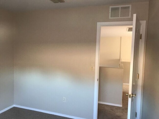 Building Photo - Spacious Marana Living with Loft & Low-Maintenance Appeal