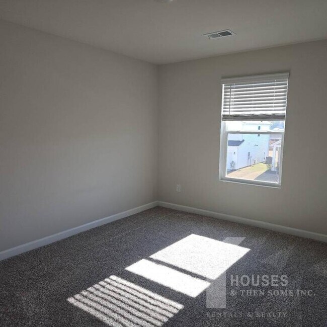 Building Photo - 185 Vickery Rd