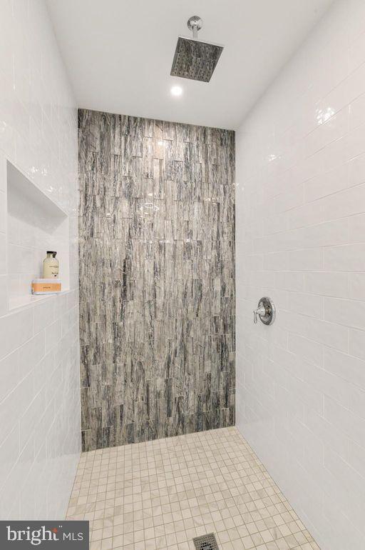 Building Photo - 301 S Adams St