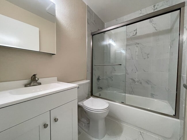 Building Photo - 1012 Grant Ave