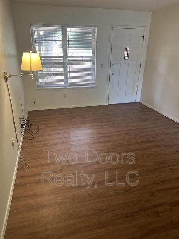 Building Photo - 2913 Gwendolyn Ln