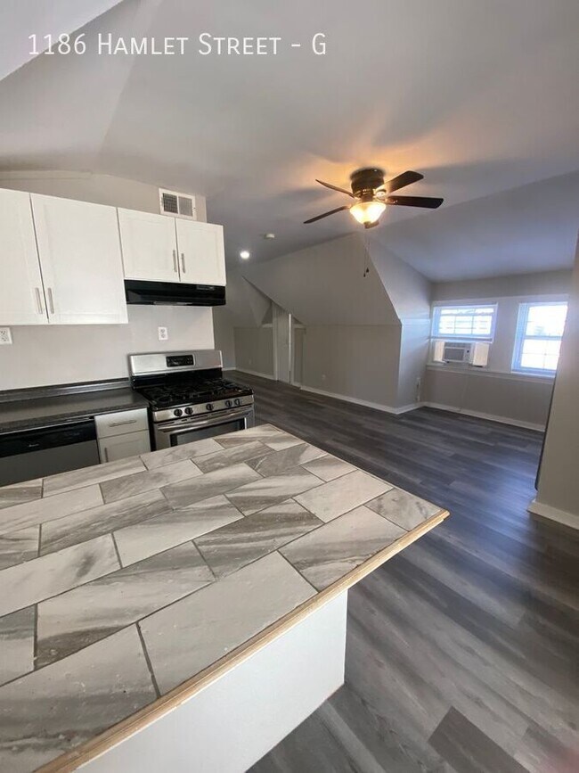 Primary Photo - Spacious One Bed in Downtown Columbus