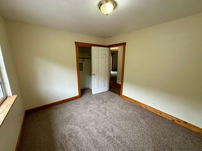 Building Photo - Creekside Home with Bonus Room above 2-Car Garage Alta Sierra