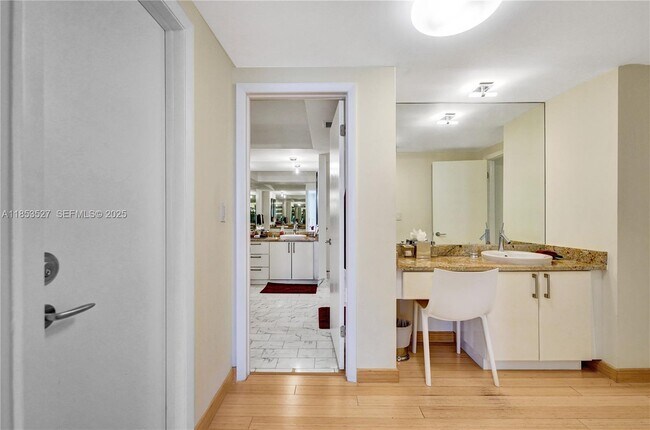 Building Photo - 20281 E Country Club Dr