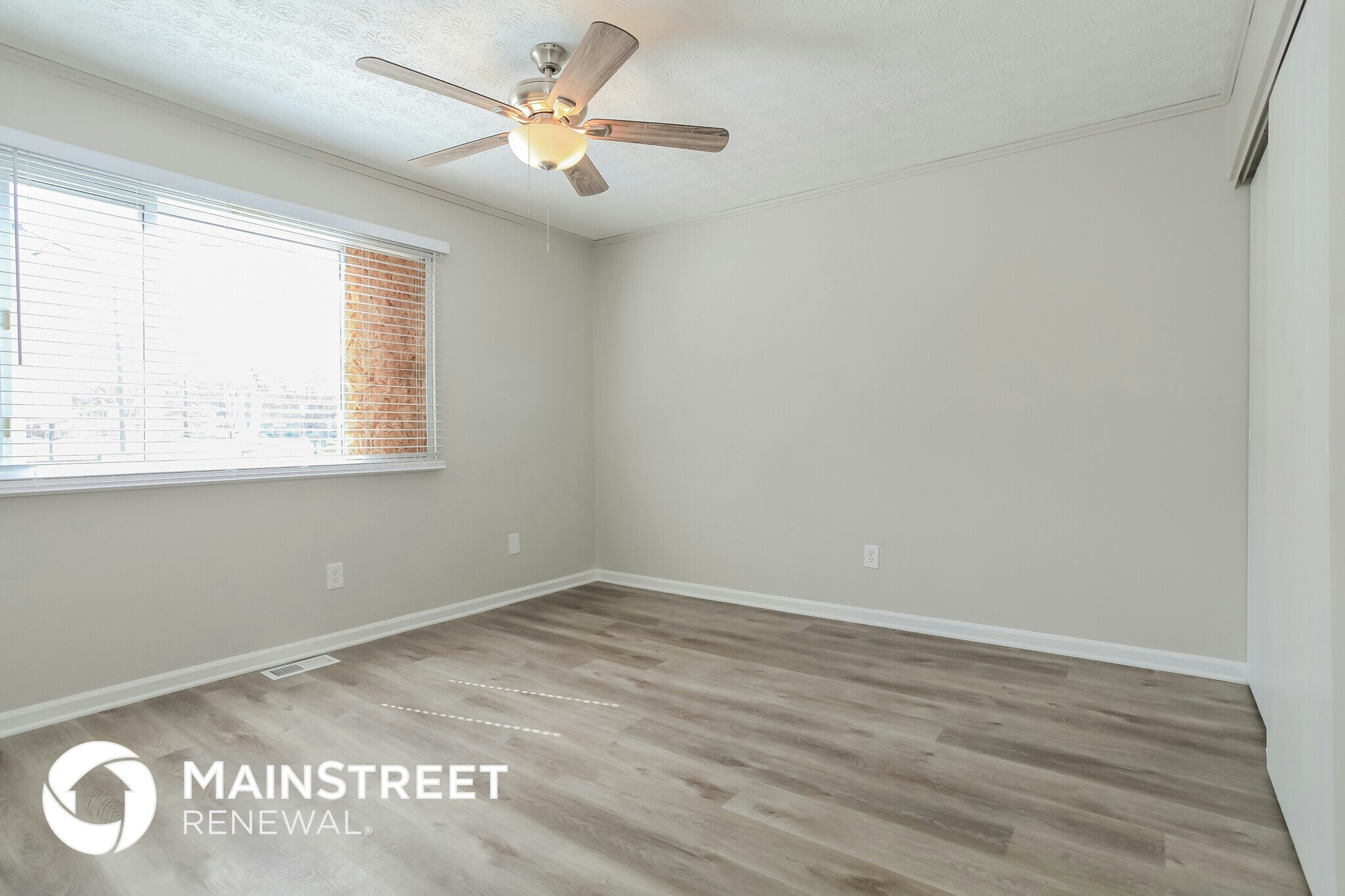 Building Photo - 12097 Hazelhurst Dr