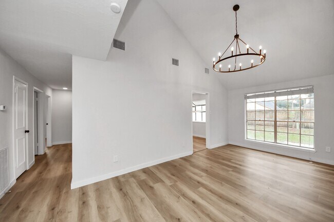 Building Photo - 718 Land Grant Dr