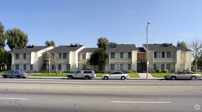 Building Photo - Laurel Canyon Terrace