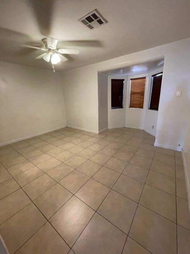 Building Photo - 600 S Roosevelt St