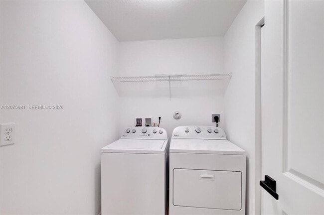 Building Photo - 465 NE 194th Terrace