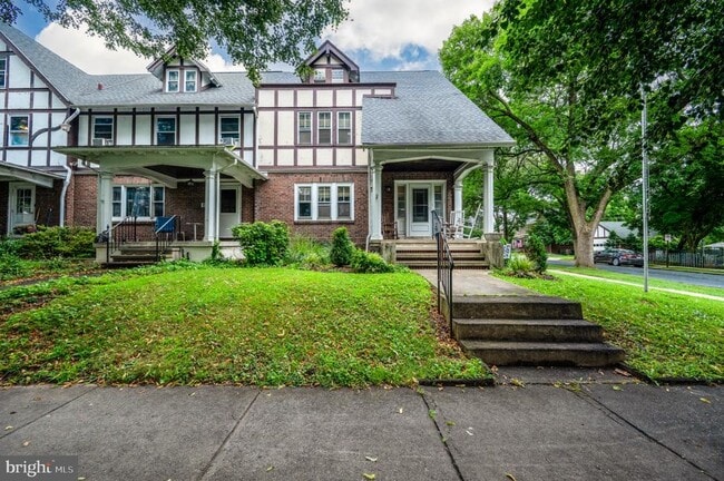 Primary Photo - 23 S Park Rd