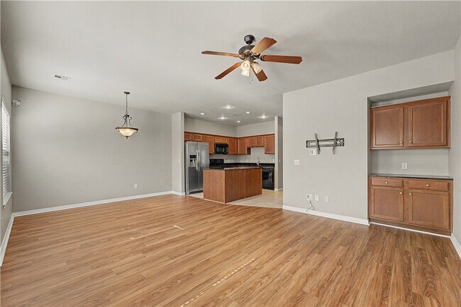 Building Photo - 3229 W Montrail Pl